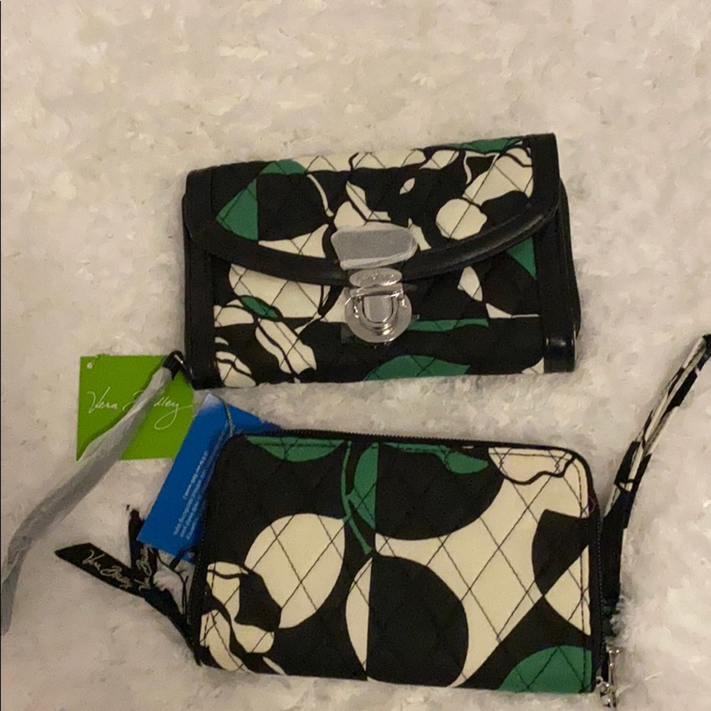 FIRM NWT Vera Bradley MYSTERY BOX VALUED UP TO 100.00 ‼️ - Picture 11 of 15